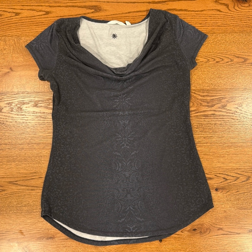 Athleta gray with design t-shirt small